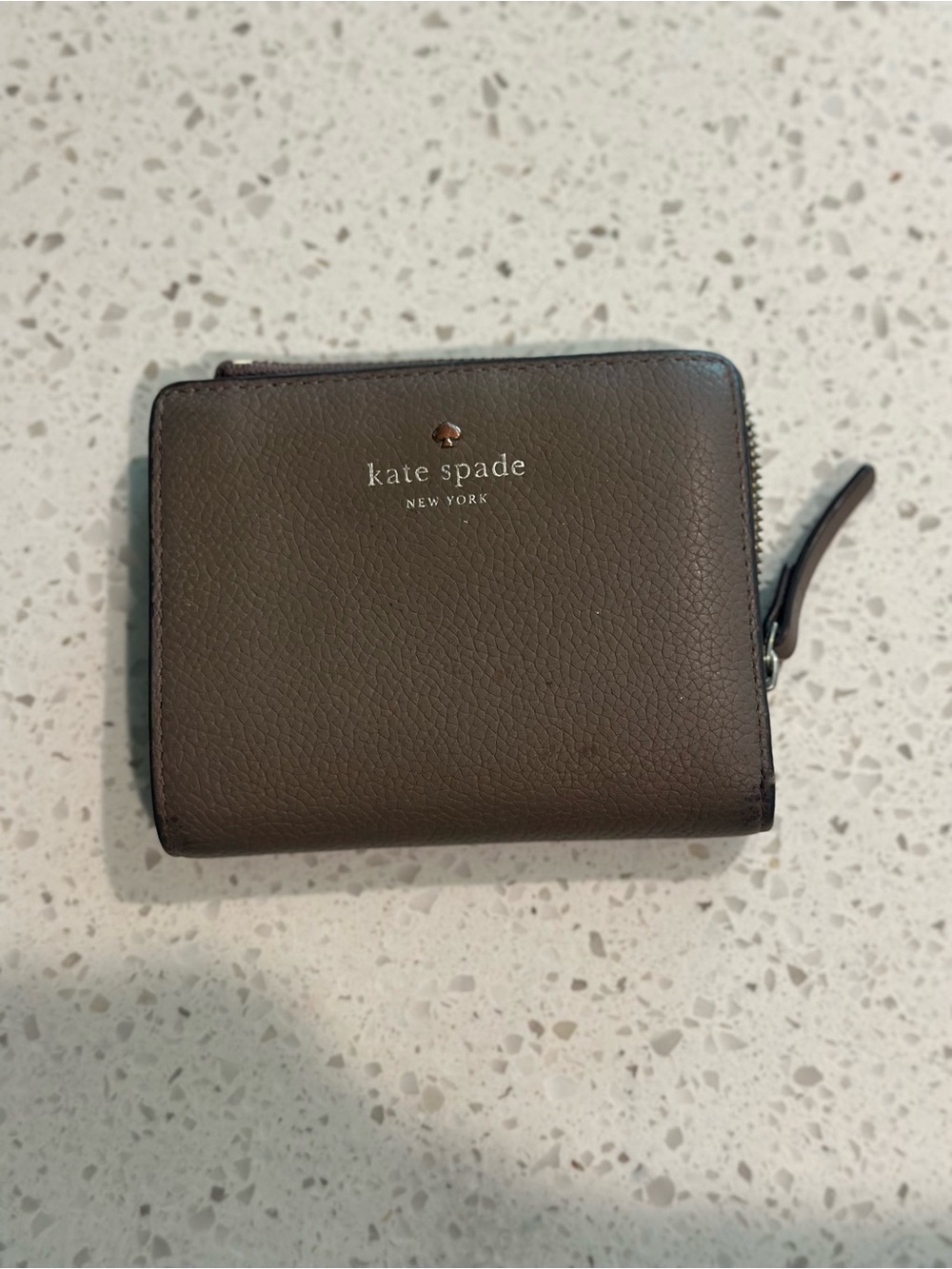 kate spade Pebble Leather Zip Wallet in Brown